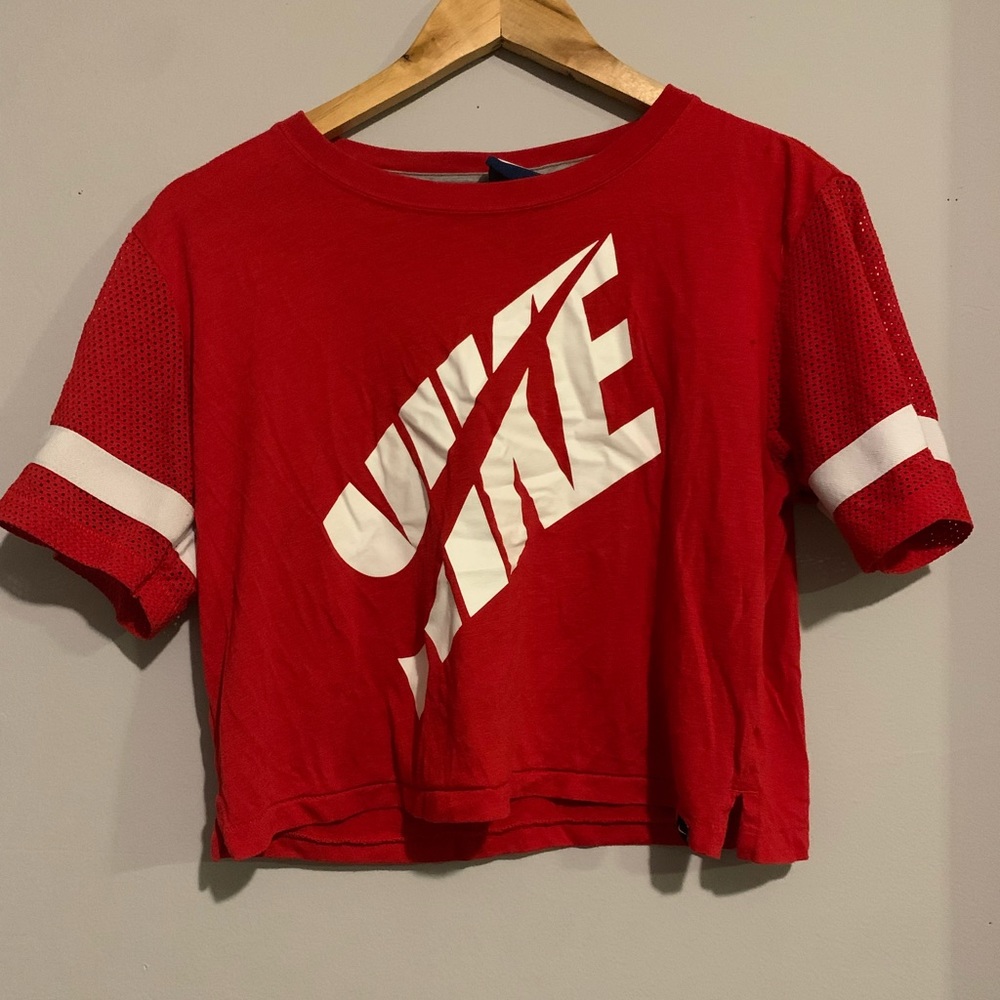 Nike red short sleeve crop tee